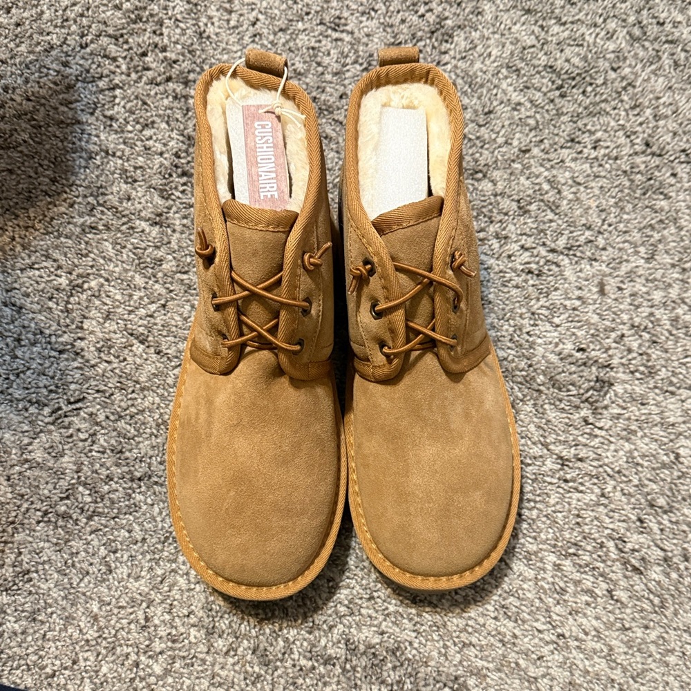 Men's Cushionaire Tan Lace Up Chukka Boots
